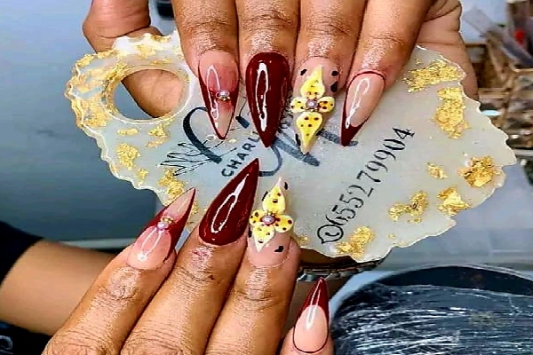Charlie Nails & Accessoiries