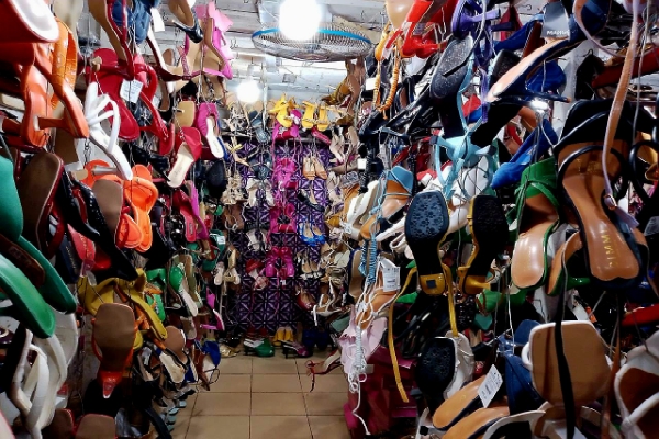 VATICAN shopping