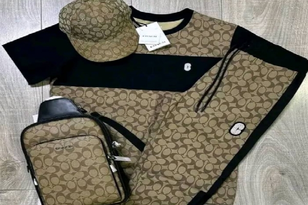 Malon Roseline Shopping