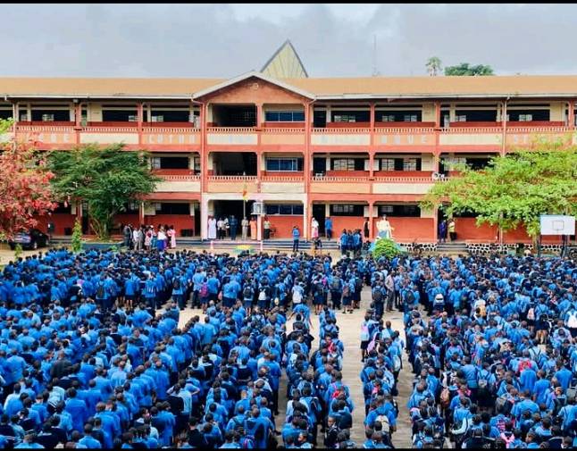 collège catholique bilingue saint Benoît