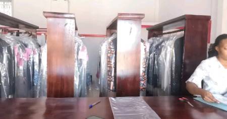 LAVANDERIA ITALIANA pressing